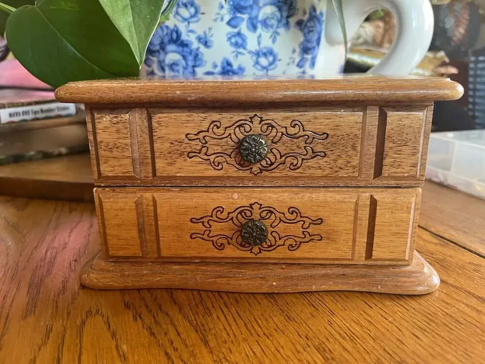Vintage Wooden Jewelry Box; Lt Oak & Mirror
